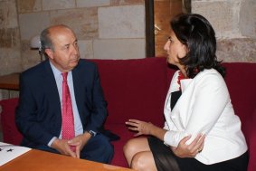 José Torres Hurtado, Presidente del SCB, y la Secretaria de Estado de Turismo, Isabel Borrego.